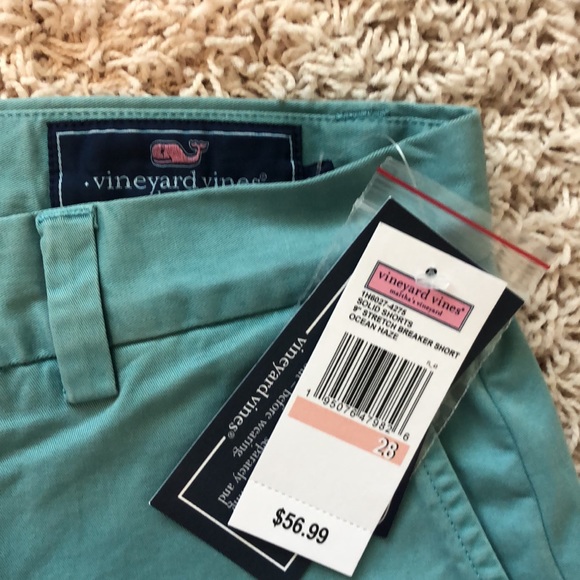 NWT Men’s Vineyard Vines shorts - Picture 2 of 3